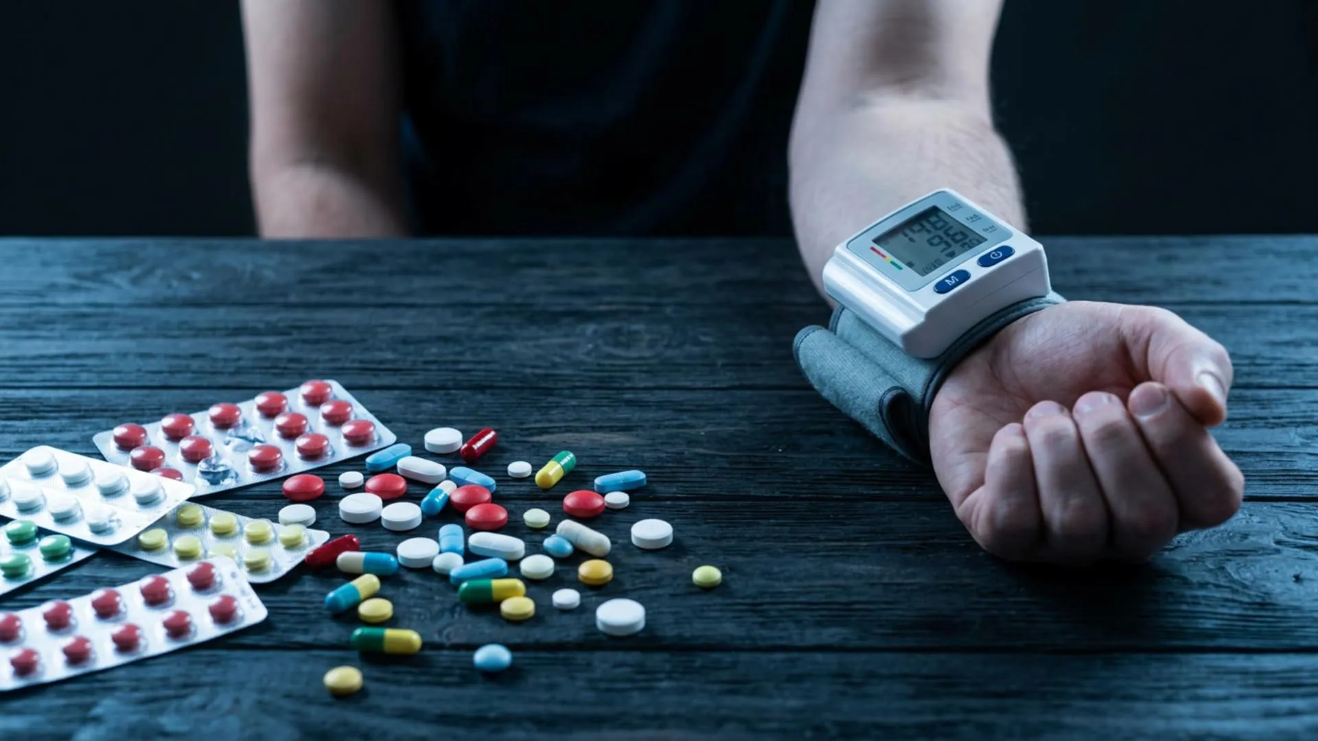 Наркотики и давление: как ПАВ влияют на сердечно-сосудистую систему